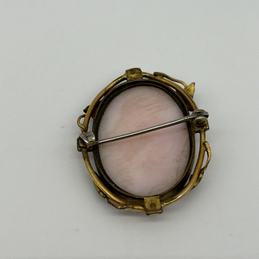 Antique GLP Carved Shell Cameo Brooch Pin Gold Tone Leaf Detail Faux Pearls - Picture 5 of 13